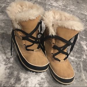 Sorel Snow Boots - like new!